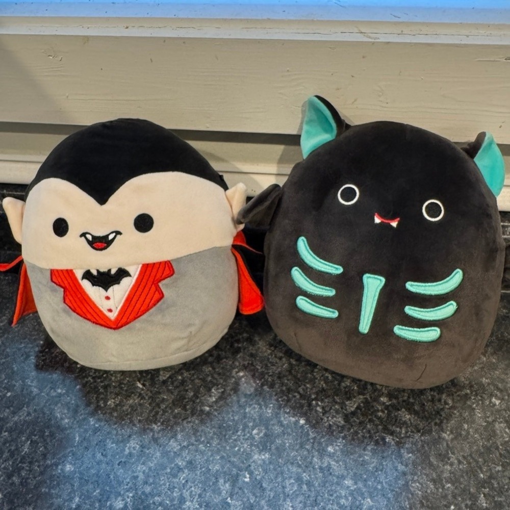 Vlad Vampire and Bat Skeleton Squishmallow Pair‎